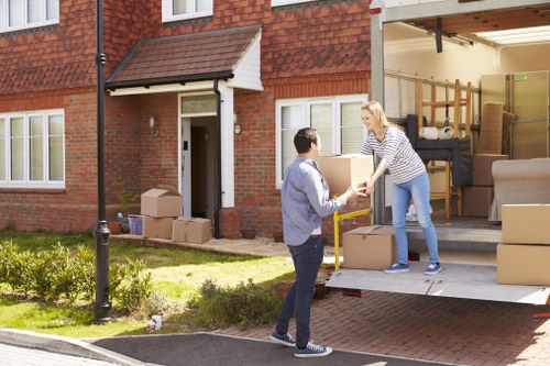 Customer agreeing to Kingscross Storage terms and booking conditions